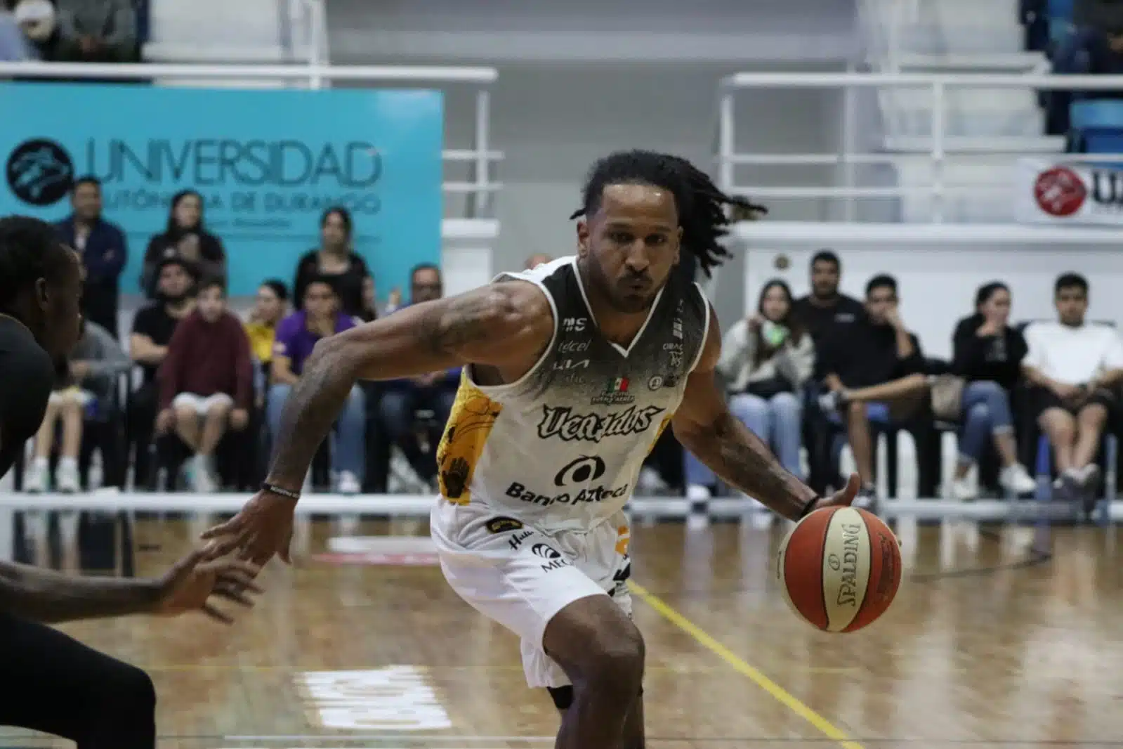 Juego entre Venados Basketball y Ángeles de la Ciudad de México dentro de la temporada 2024 de la Liga Chevron Cibacopa