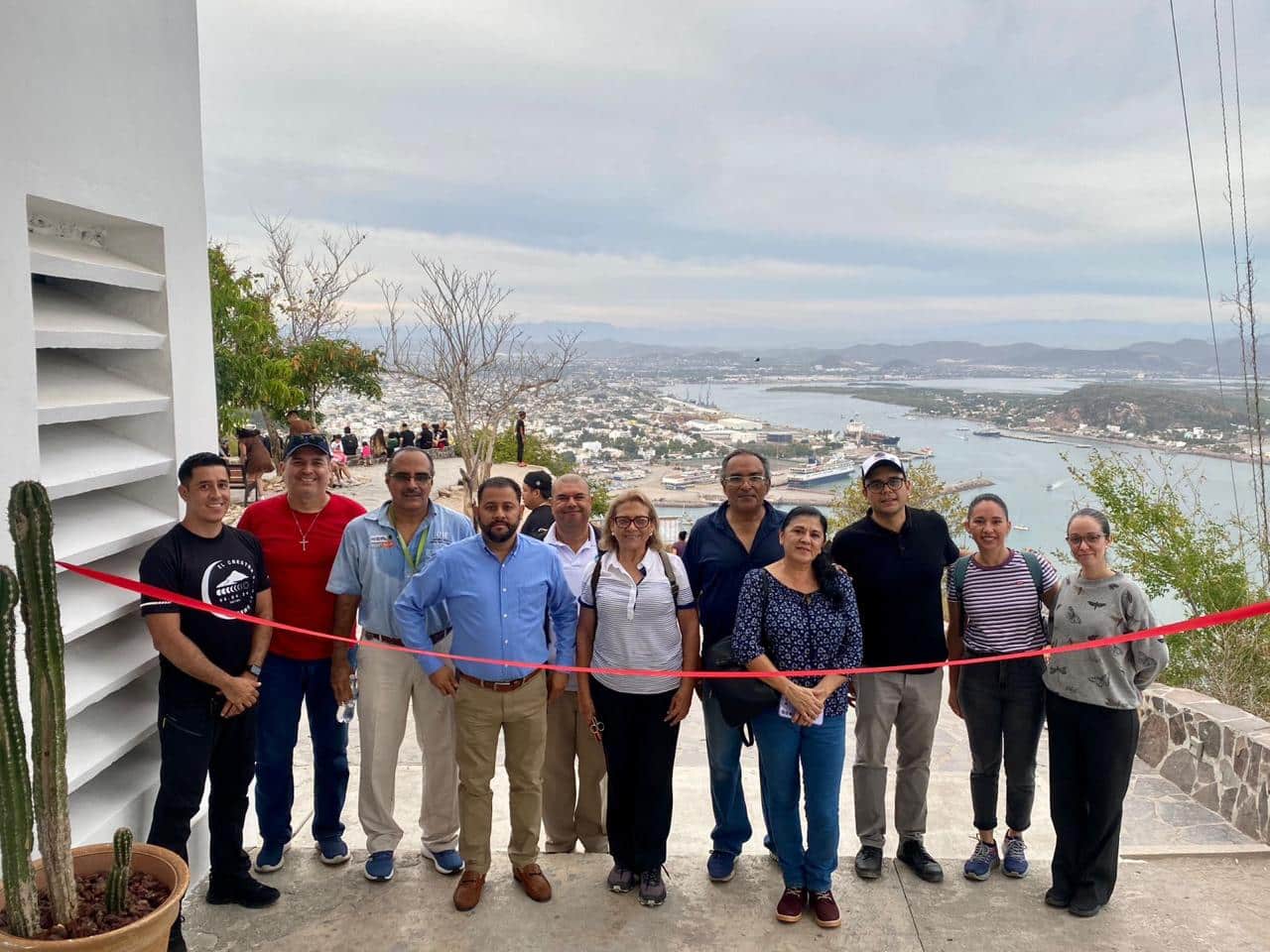 Inauguración de la exposición “El Crestón bajo la umbra” en el Parque Natural Faro Mazatlán