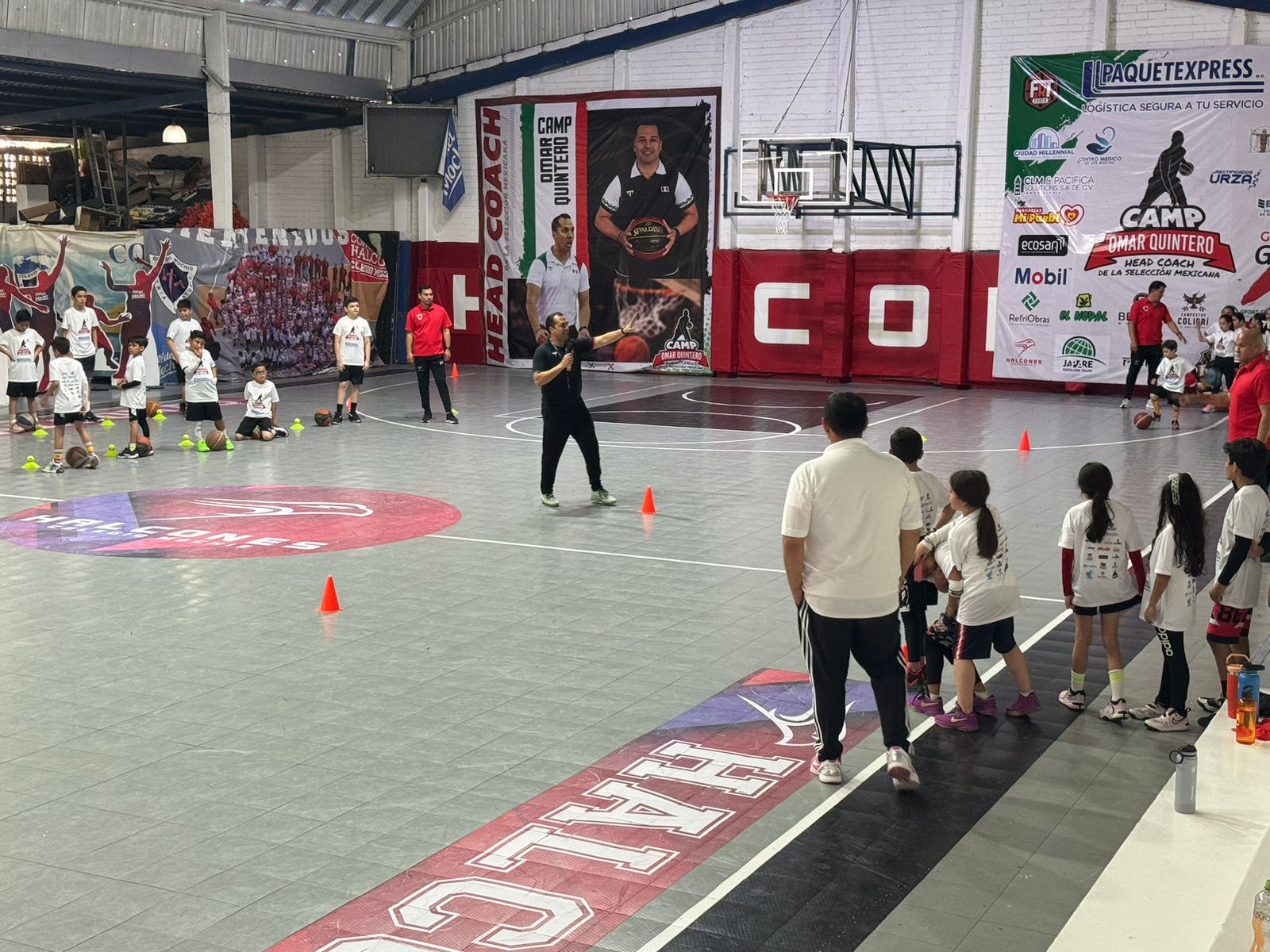El head coach de la selección mexicana de basquetbol, Omar Quintero, en Los Mochis