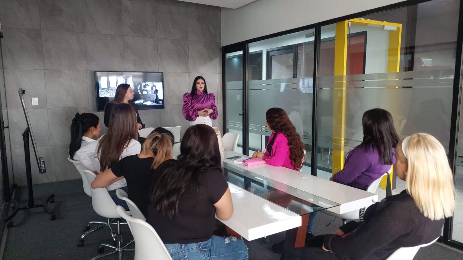 Platica impartida por mujeres de Movimiento Ciudadano en Ahome