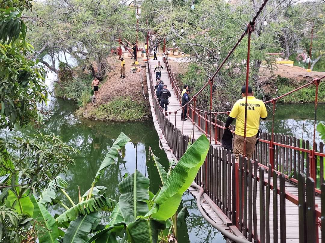 Elementos preventivos y de PC en puente colgante de la Laguna del Iguanero en el Rosario.