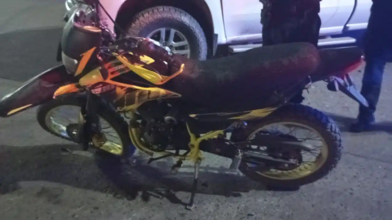 Motocicleta dañada tras un choque