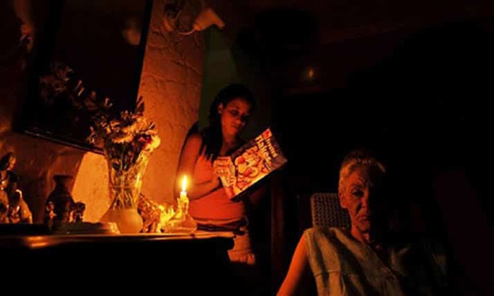 Apaga Cuba 74% del alumbrado público por falta de combustible