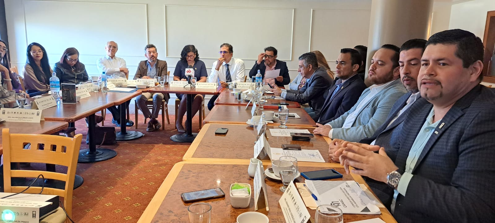Arquitectos de Sinaloa pidieron al gobernador Rubén Rocha Moya ser considerados en el Plan de Obras Públicas 2024.