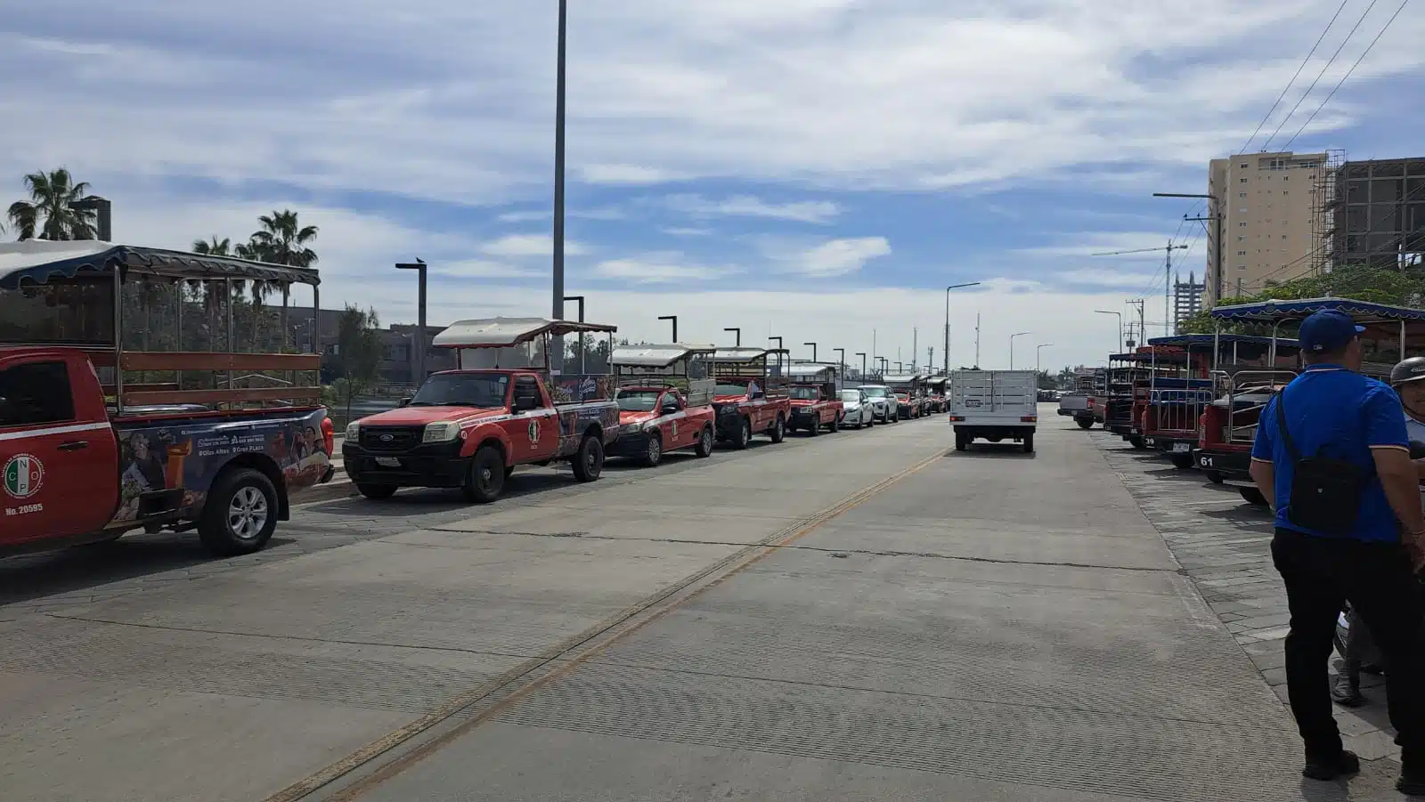 Aurigas estacionadas en Mazatlán