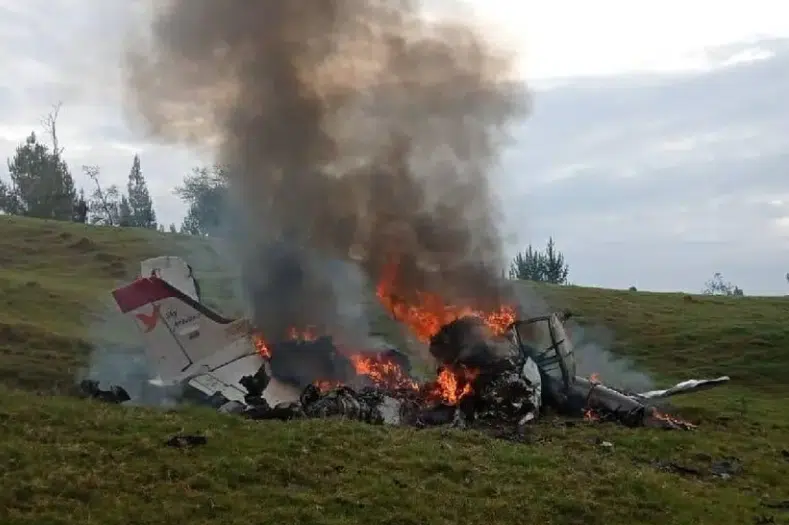 Colapso de avión ambulancia en Colombia deja 4 personas sin vida