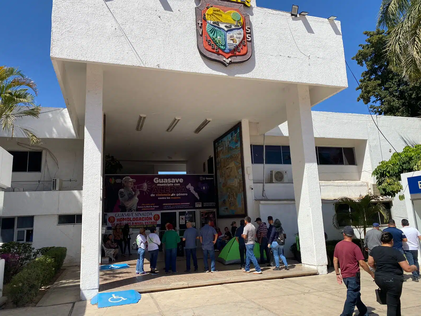 Manifestación en el Ayuntamiento de Guasave