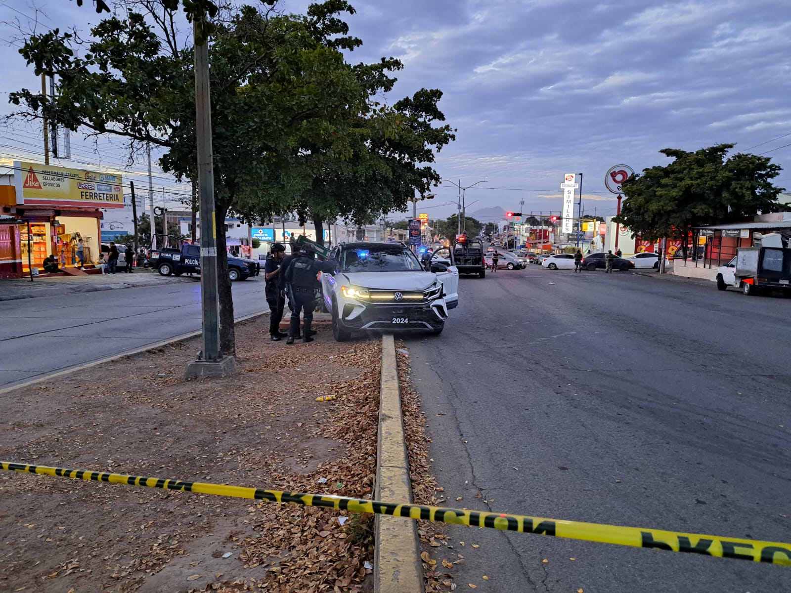 Camioneta en la que hirieron de bala a un hombre en Culiacán