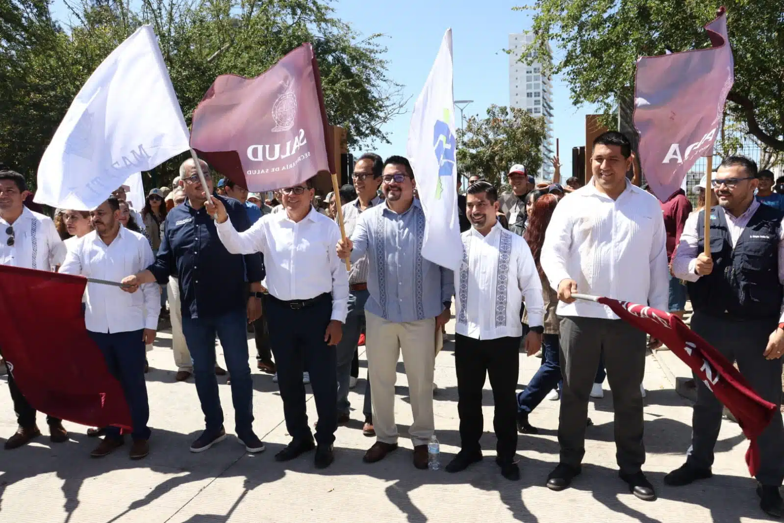 Banderazo de la Primera Jornada Nacional de Lucha contra el Dengue en Mazatlán