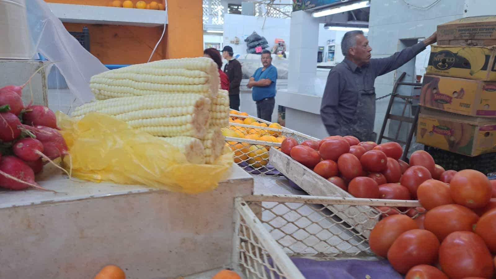 Puesto de comerciante del Mercado Independencia en la ciudad de Los Mochis