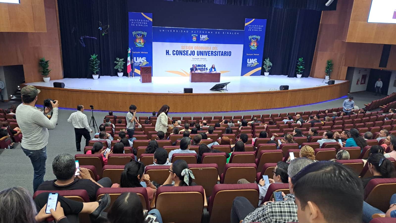 CONSEJO UNIVERSITARIO