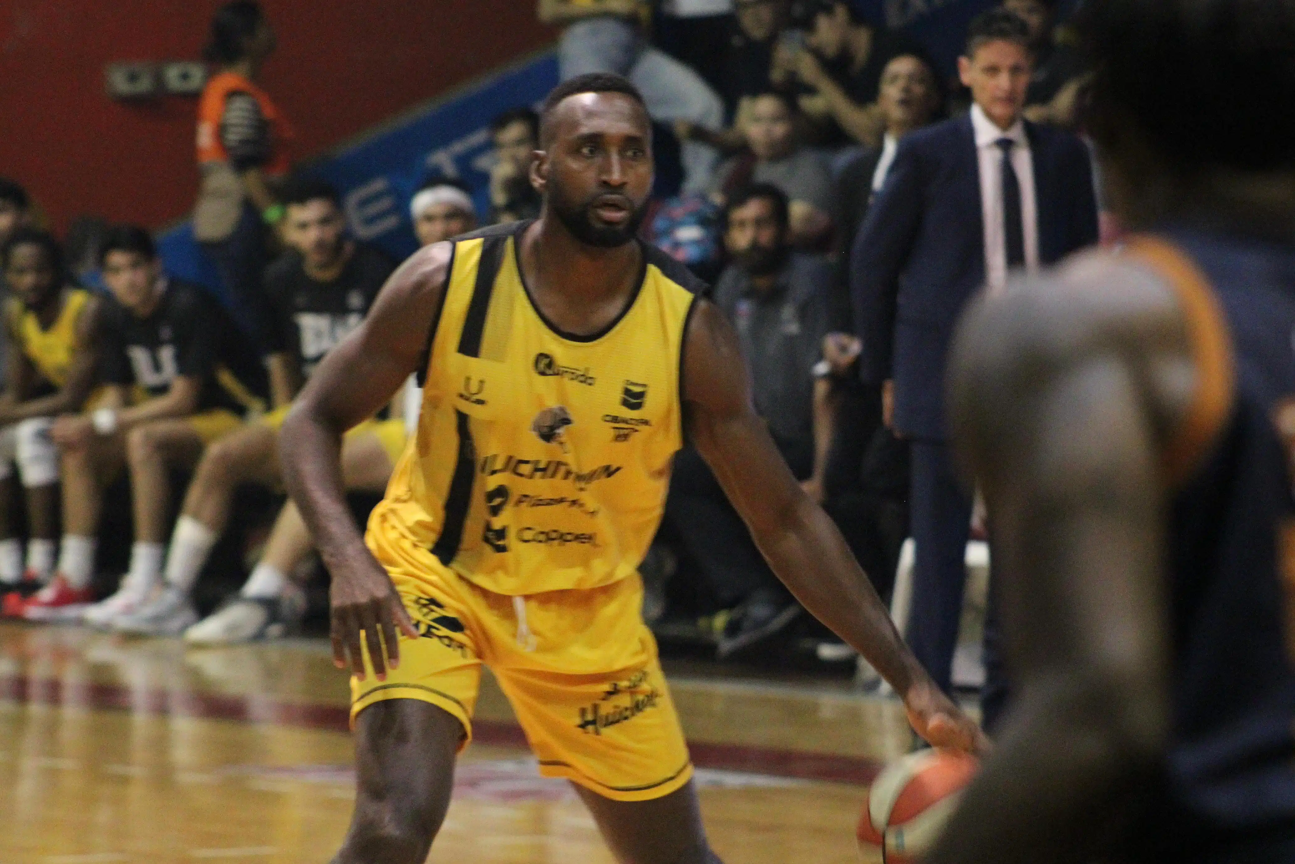 Jugador de basquetbol del equipo de Caballeros de Culiacán