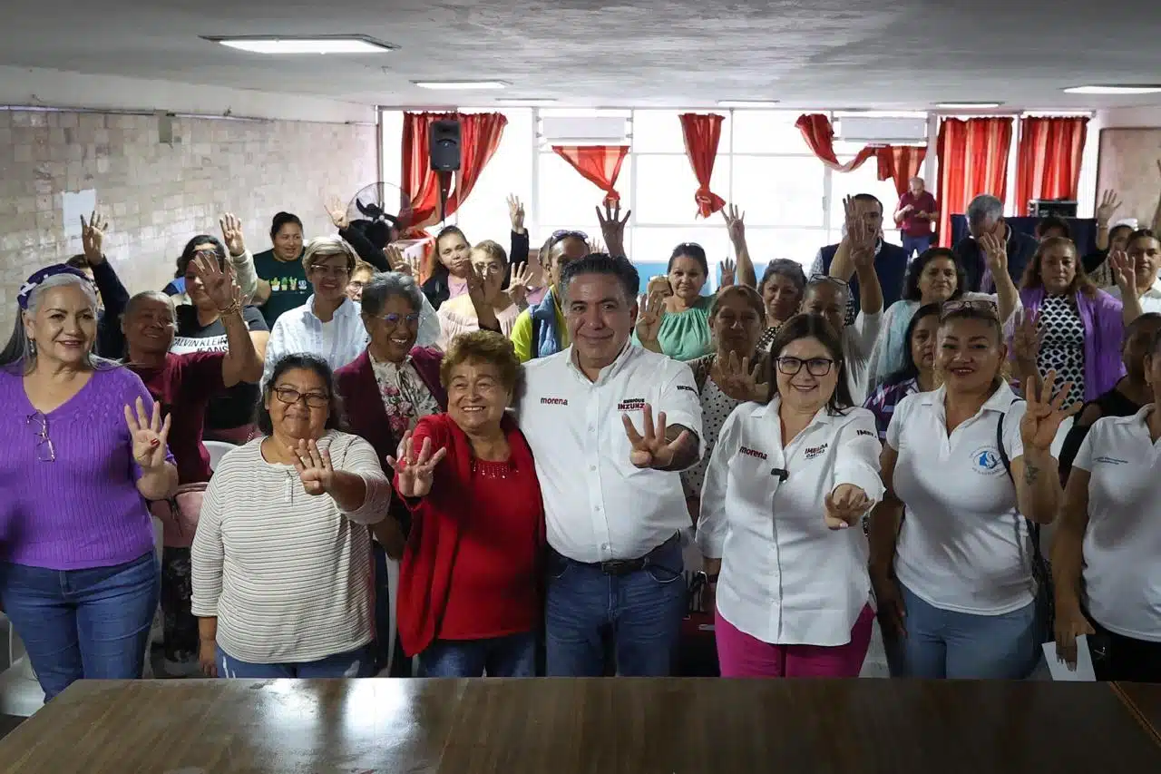 Imelda Castro Castro y Enrique Inzunza Cázares, candidatos al Senado por Morena, se reunieron con un grupo de mujeres empacadoras artesanales.