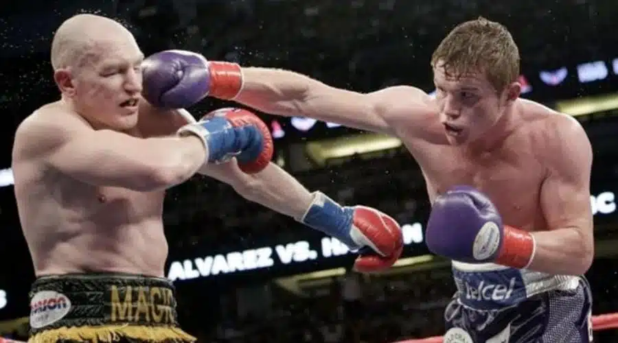 Saúl “Canelo” Álvarez enfrentó en California al boxeador inglés Matthew Hatton.