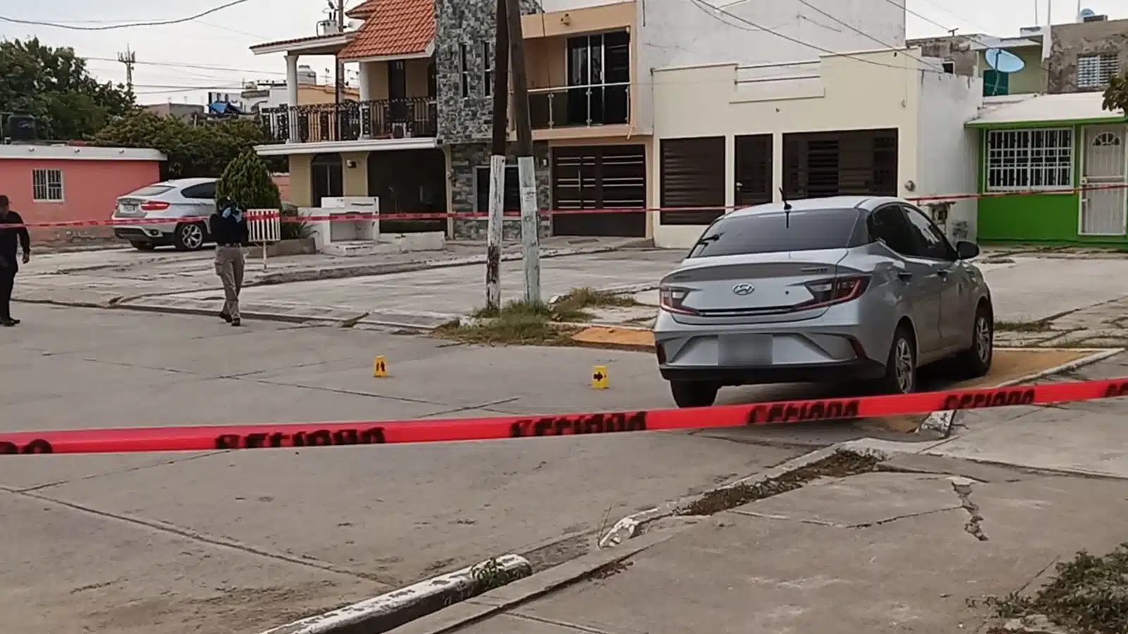 Carro Hyundai i10, en el que viajaba el presunto homicida de una mujer hallada sin vida en un motel, fue encontrado en Mazatlán