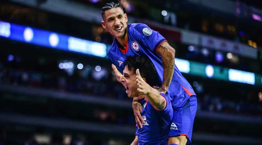 Uriel Antuna lidera goleada del Cruz Azul a Chivas de Guadalajara