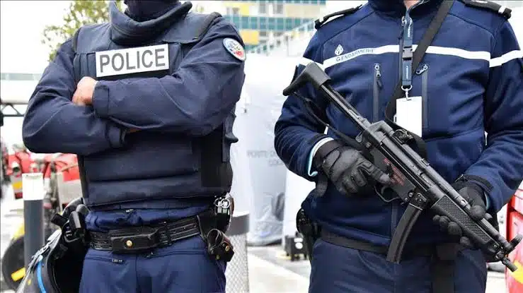 Detienen a tres presuntos terroristas que planeaban atentados en Francia