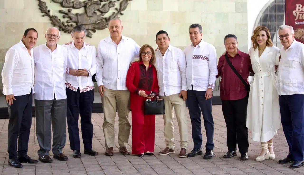 Rocha acompaña a AMLO a evento por el 218 aniversario del natalicio de Benito Juárez