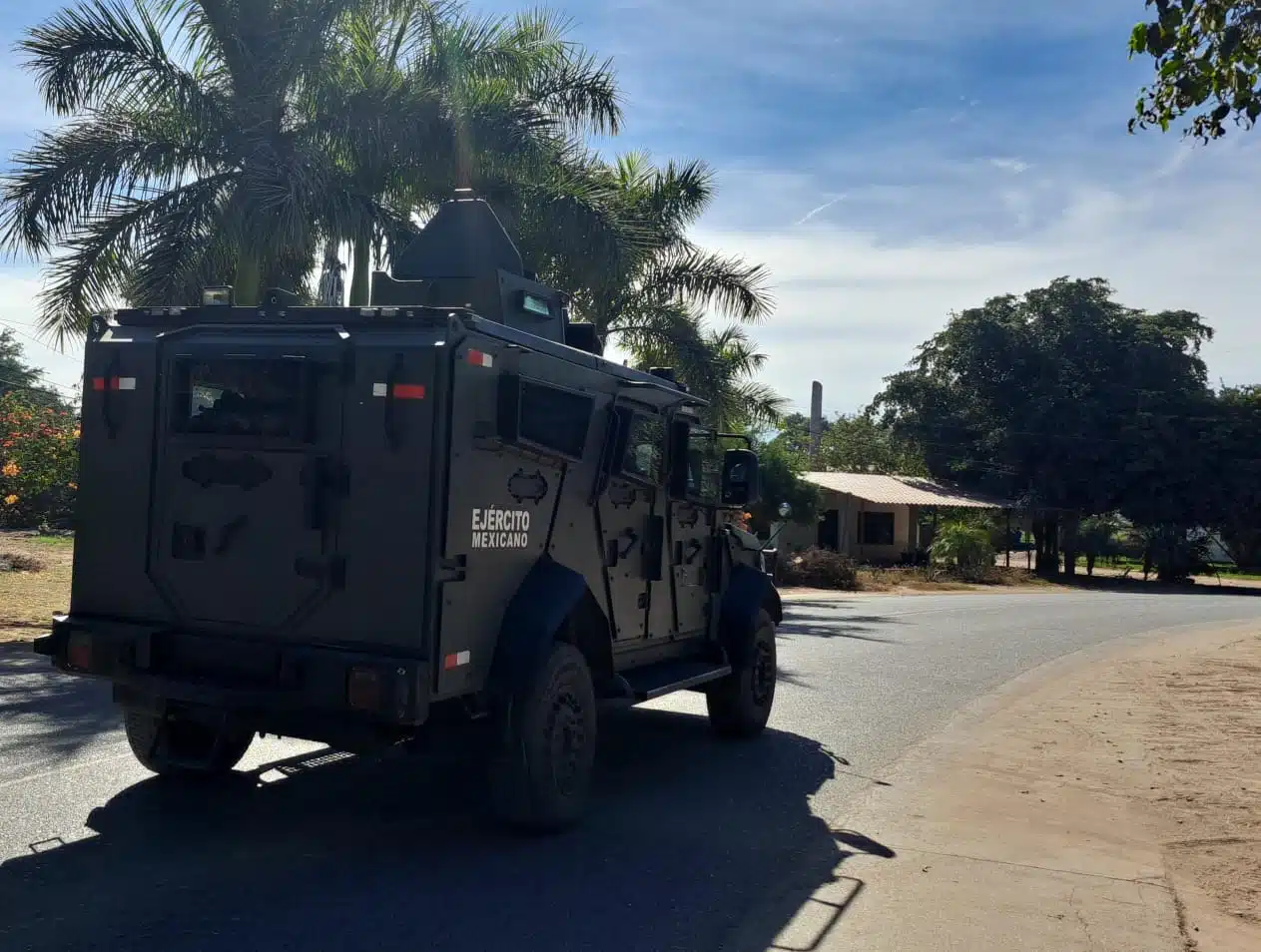 Ejercito Mexicano en calles de Guasave.