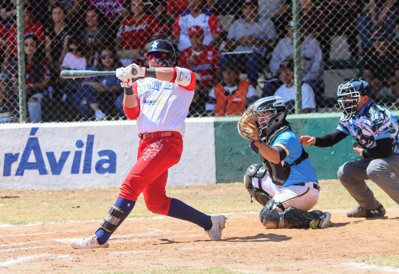 David Salgueiro al bat