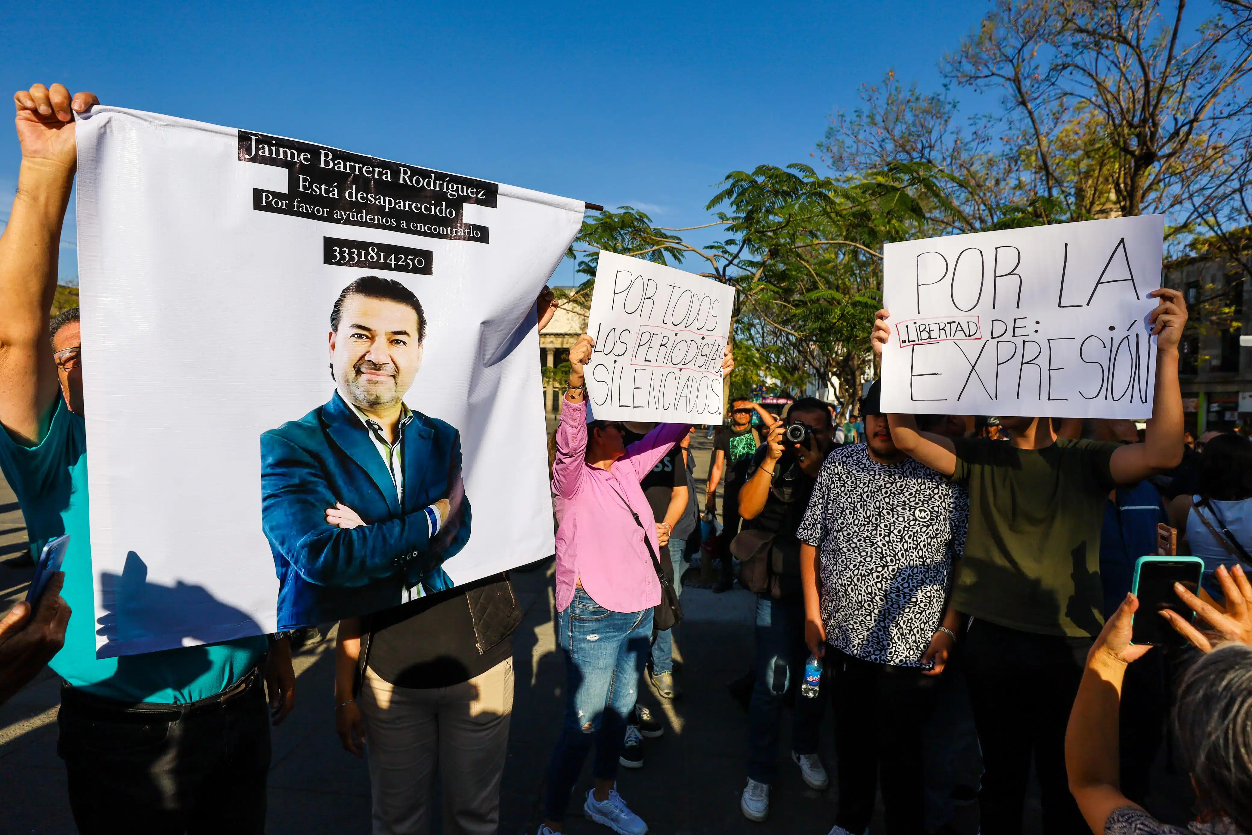 El periodista Jaime Barrera no aparece; colegas protestan
