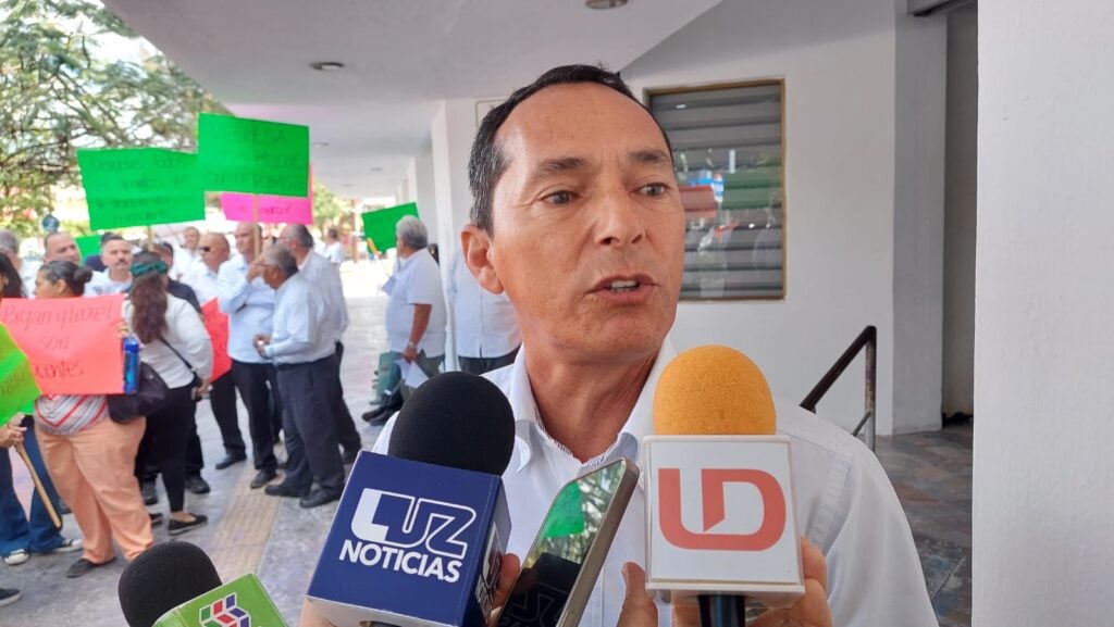 El secretario de Actas de Organizaciones y Estadísticas de la Unión de Trabajadores del Volante en el Norte de Sinaloa, Enrique Bonn,