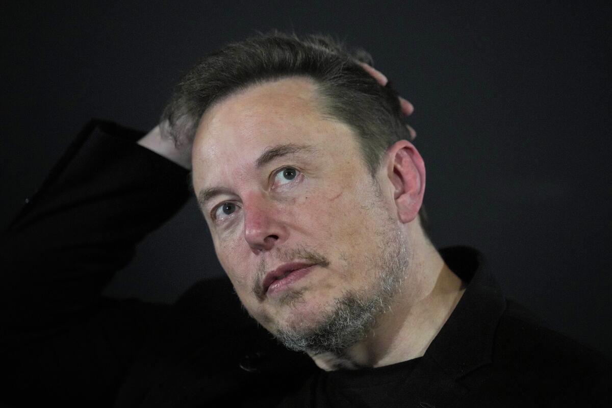 Exdirectivos de Twitter interponen demanda contra Elon Musk