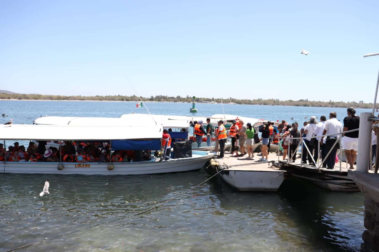 Embarcadero Isla de la Piedra con largas filas de turistas