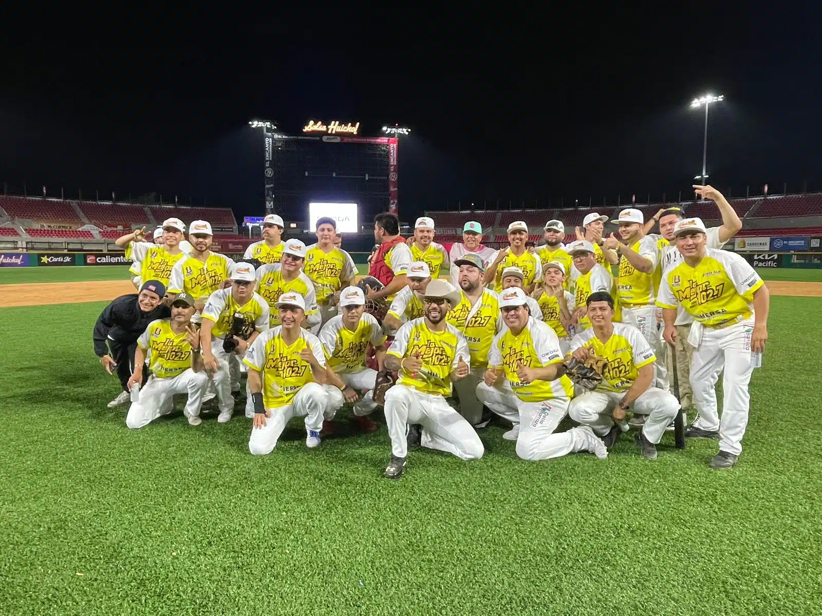 El equipo Amarillo liderado por Germán Lizárraga venció por marcador de 8-3 a los Azules que fue dirigido por Chente Guerrero.