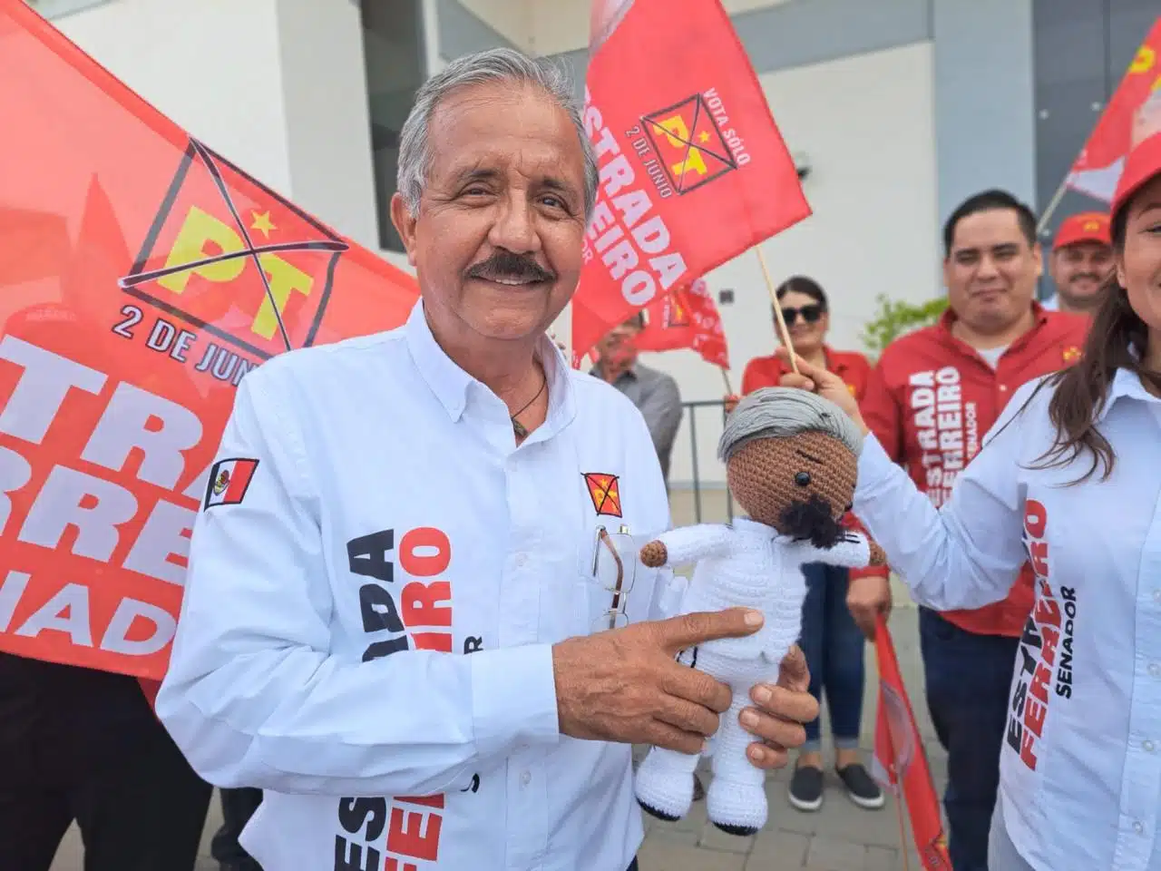 Jesús Estrada Ferreiro llamó a la ciudadanía a salir a las urnas.
