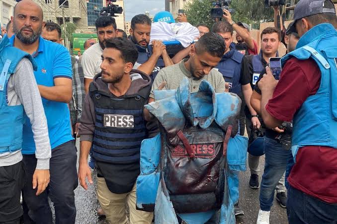 Exigen protección para periodistas en Gaza tras muerte de palestinos