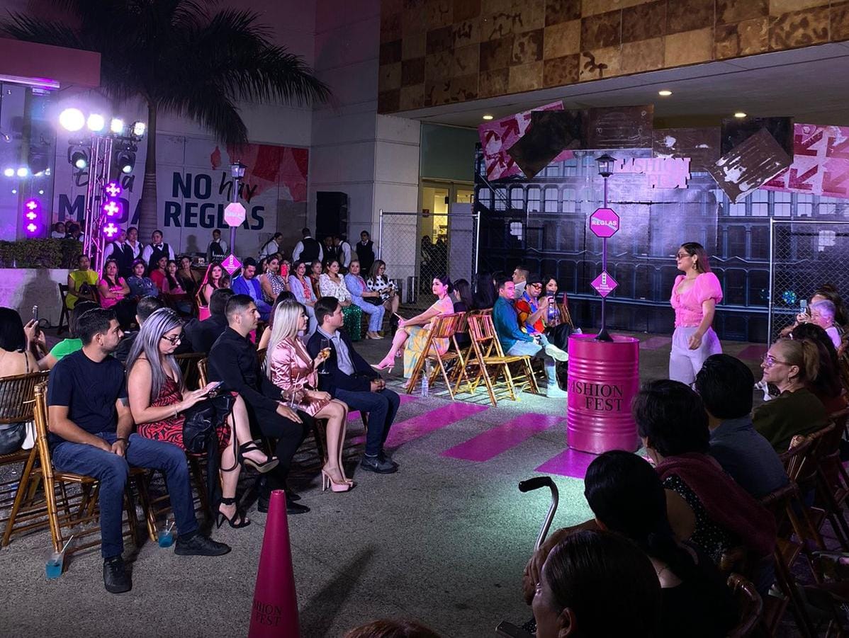 Pasarela del Fashion Fest de Liverpool Marina