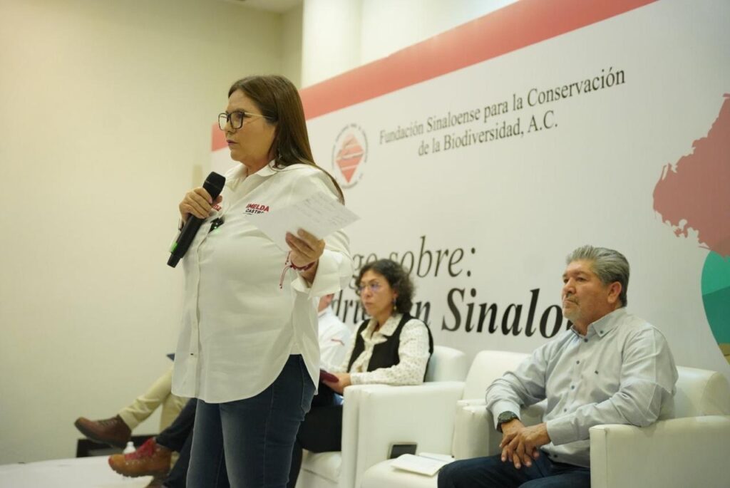 La candidata a Senadora por Morena Imelda Castro presente en el foro “Diálogo sobre la Crisis Hídrica en Sinaloa”