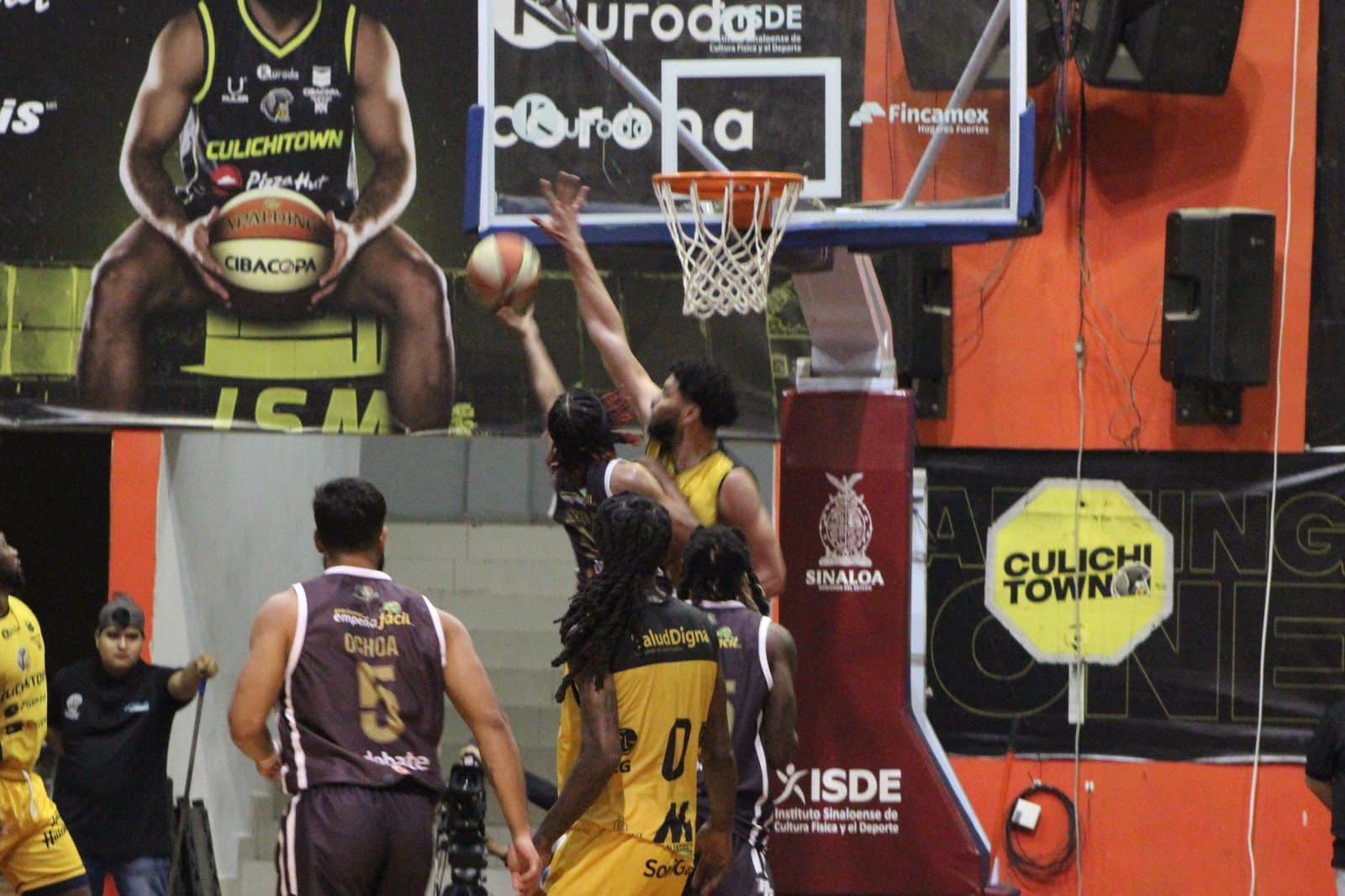 Frayles de Guasave vence en los segundos finales a Caballeros de Culiacán