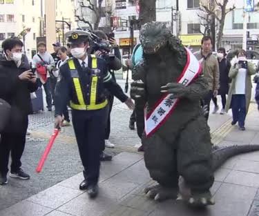 Godzilla se convierte en policía de Tokio por un día