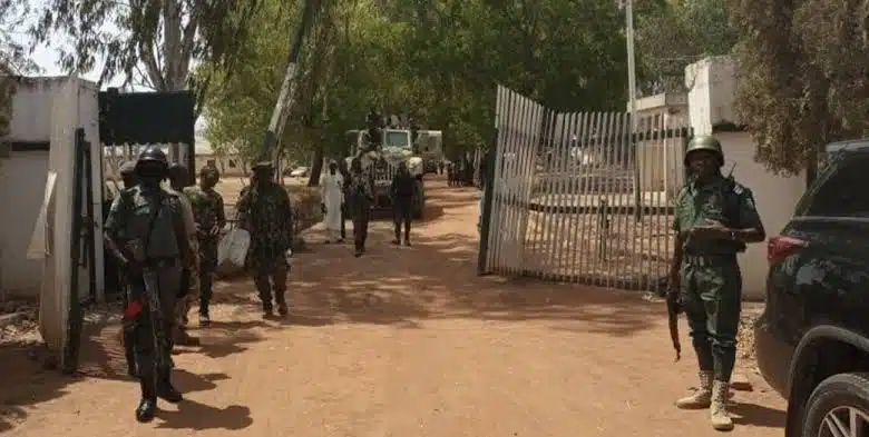 Grupo armado secuestra a más de 200 estudiantes y profesores en Nigeria