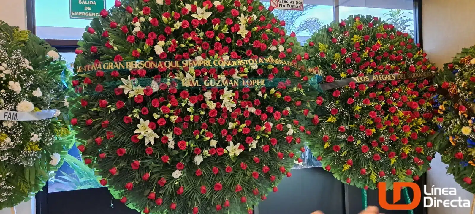 Hijos de “El Chapo” Guzmán envían una corona al funeral de “La Gilbertona” en Culiacán.