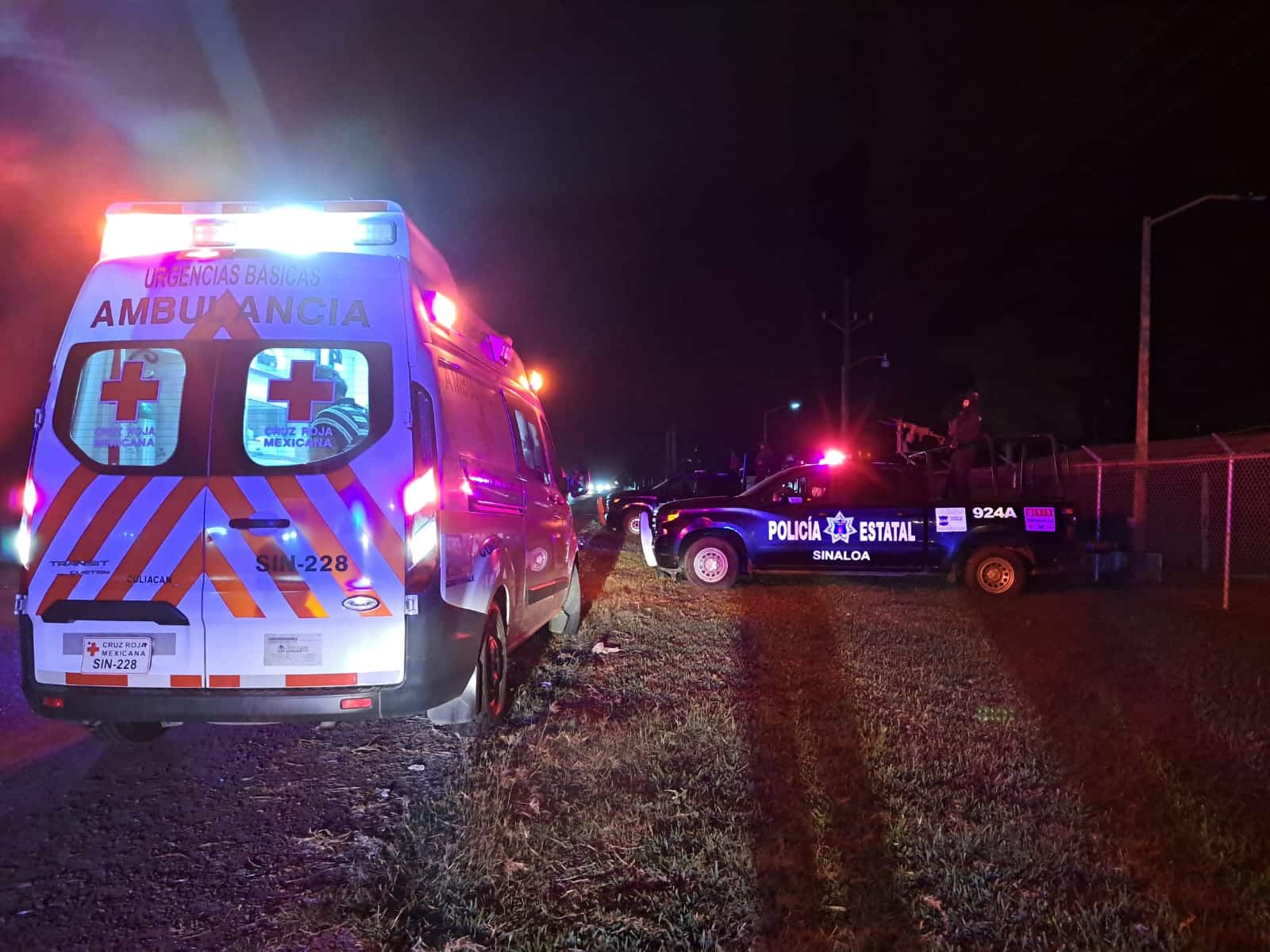 Hombre queda severamente golpeado tras riña en campo agrícola de Villa Juárez, Navolato