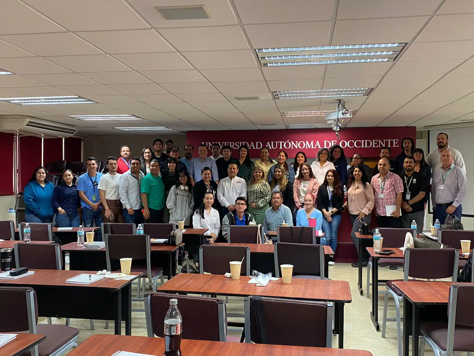 Personas en el el taller realizado a periodistas del centro-norte y norte de Sinaloa en la UAdeO en Los Mochis