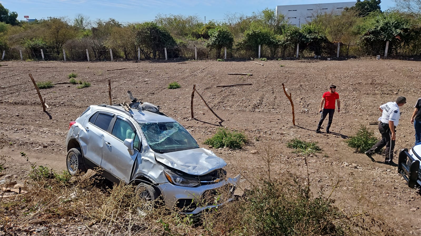Camioneta chocala por tren