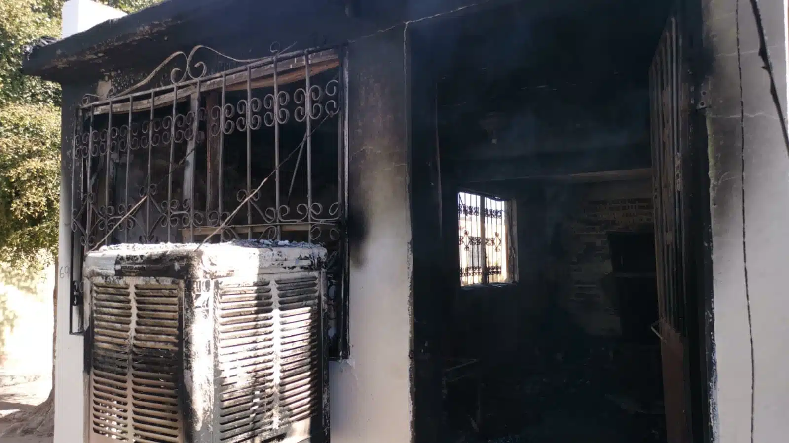 Casa tras incendio en Los Mochis