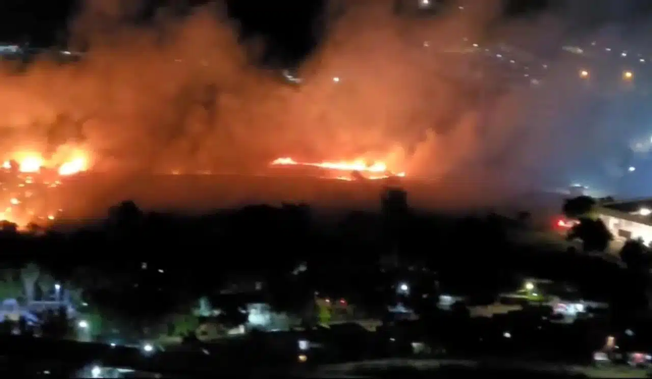 Incendio en los campos de la UAdeO en Los Mochis