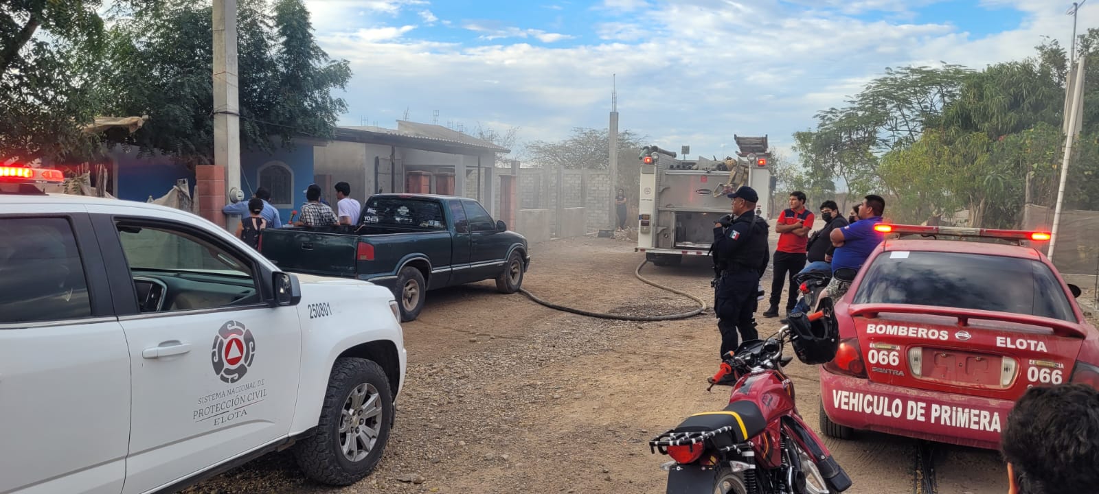 Incendio en una casa en La Cruz de Elota