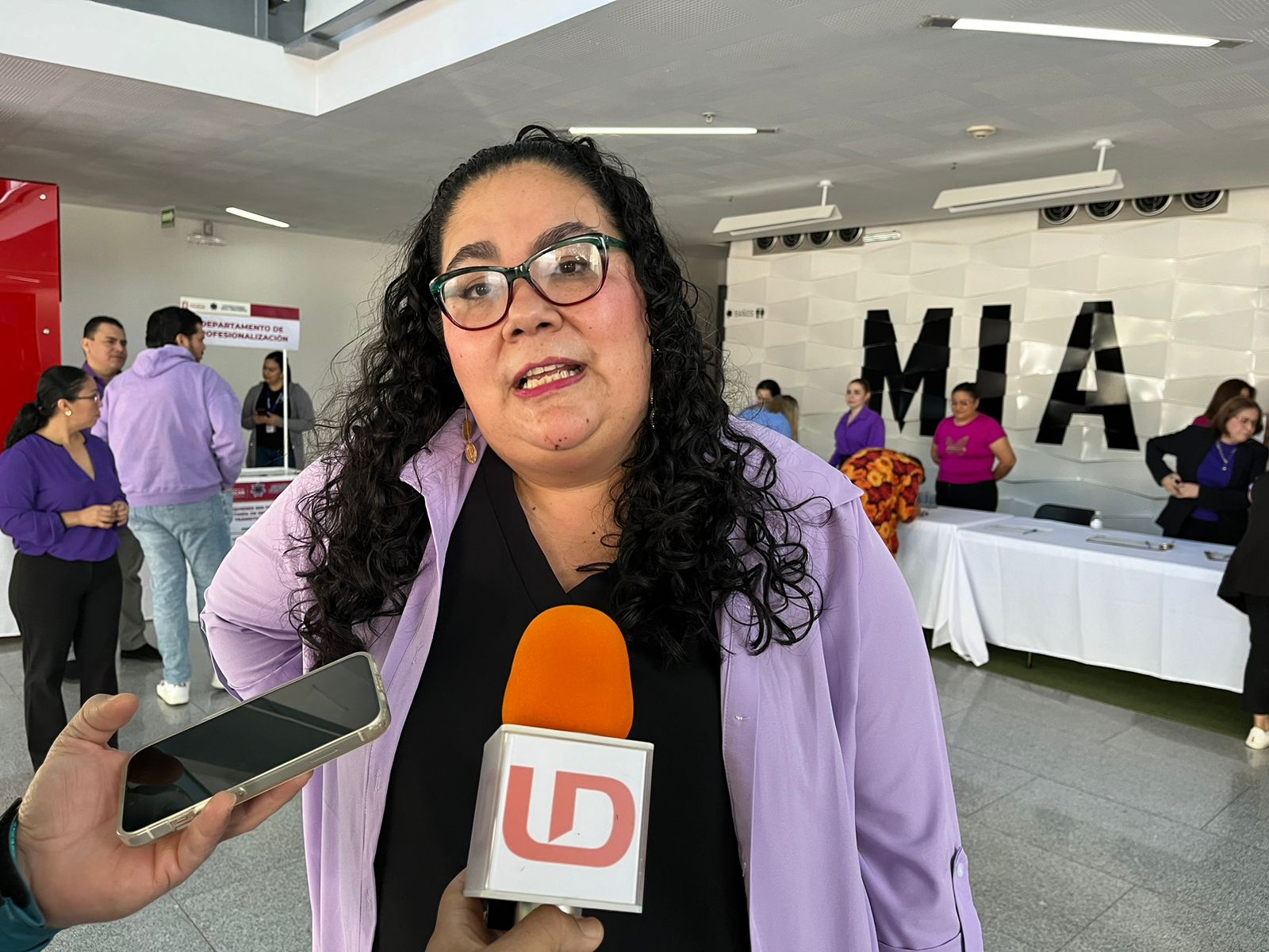 Jhenny Judith Bernal Arellano en entrevista con los medios de comunicación en Culiacán