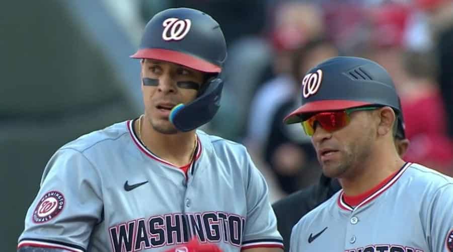 Joey Meneses de Nacionales de Washington