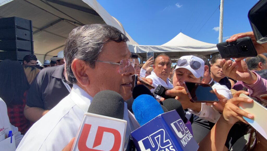 José Jaime Montes Salas en entrevista con los medios de comunicación en Los Mochis