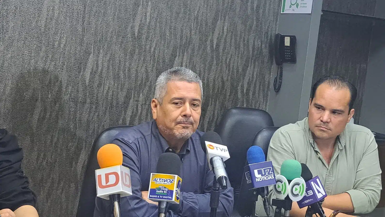 José Ramos Ortiz en conferencia con los medios de comunicación en Ahome