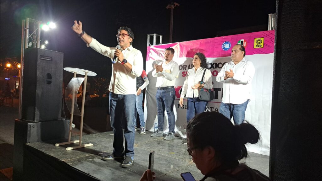Juan Alfonso Mejía López en el inicio de campaña para diputado federal en Mazatlán