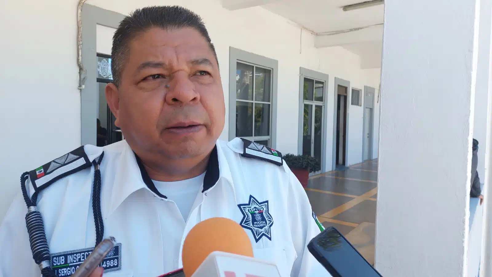 Juan Sergio Camacho Torres en entrevista con los medios de comunicación en Mazatlán