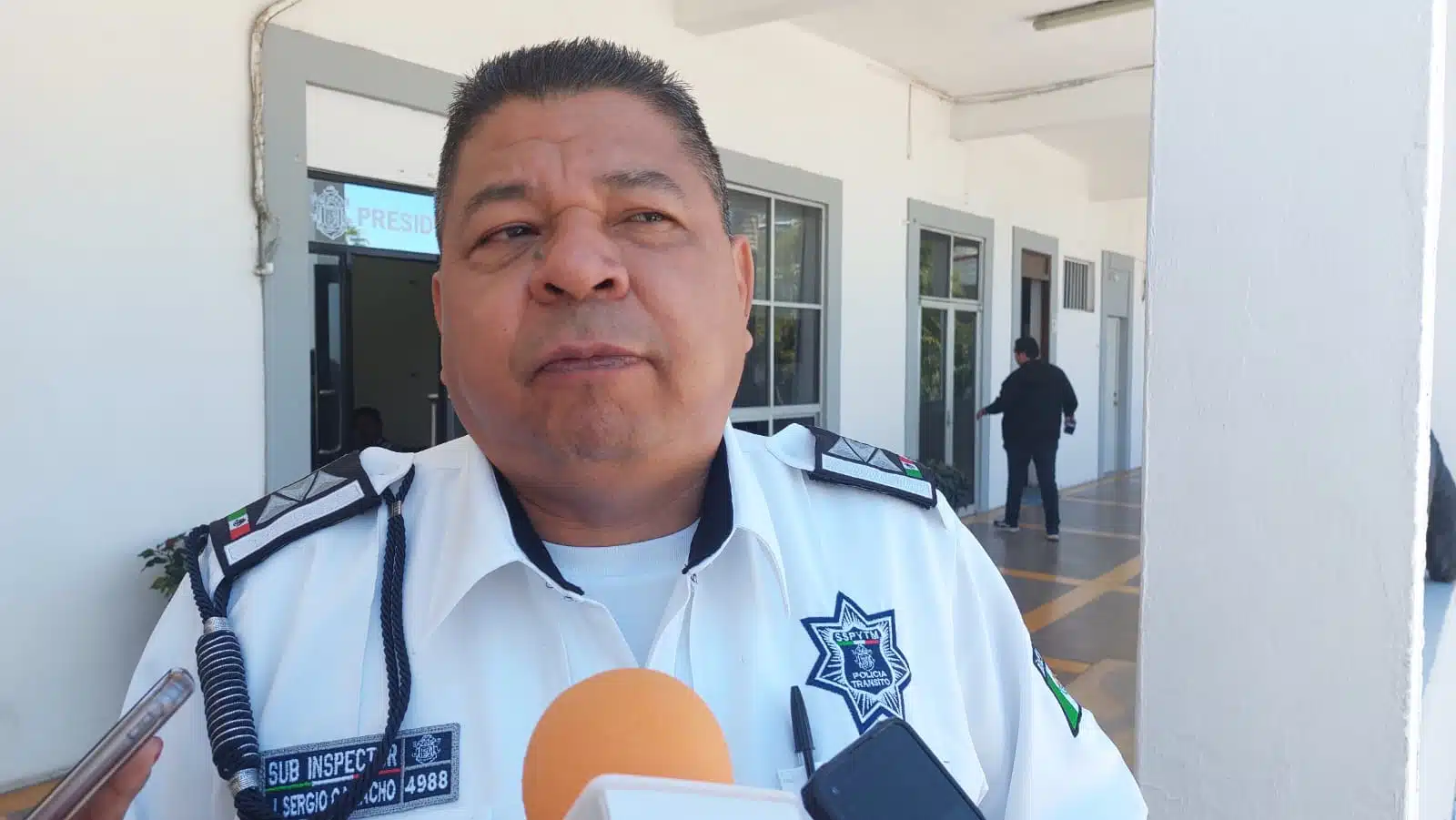 Juan Sergio Camacho Torres en entrevista con los medios de comunicación en Mazatlán